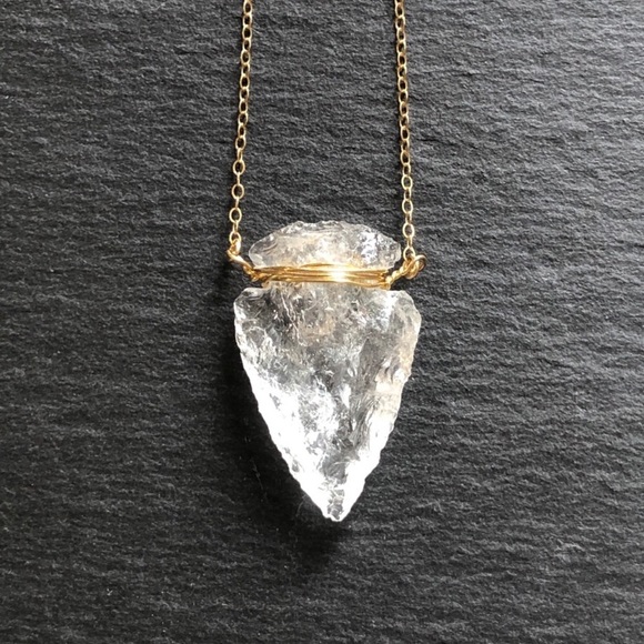 ❗️LAST❗️Raw Crystal Arrowhead Necklace - Picture 2 of 6